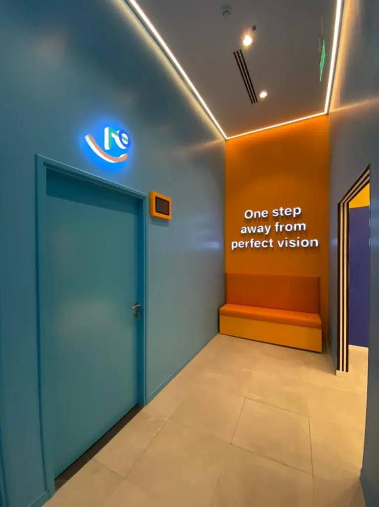 لوحات المحلات التجارية